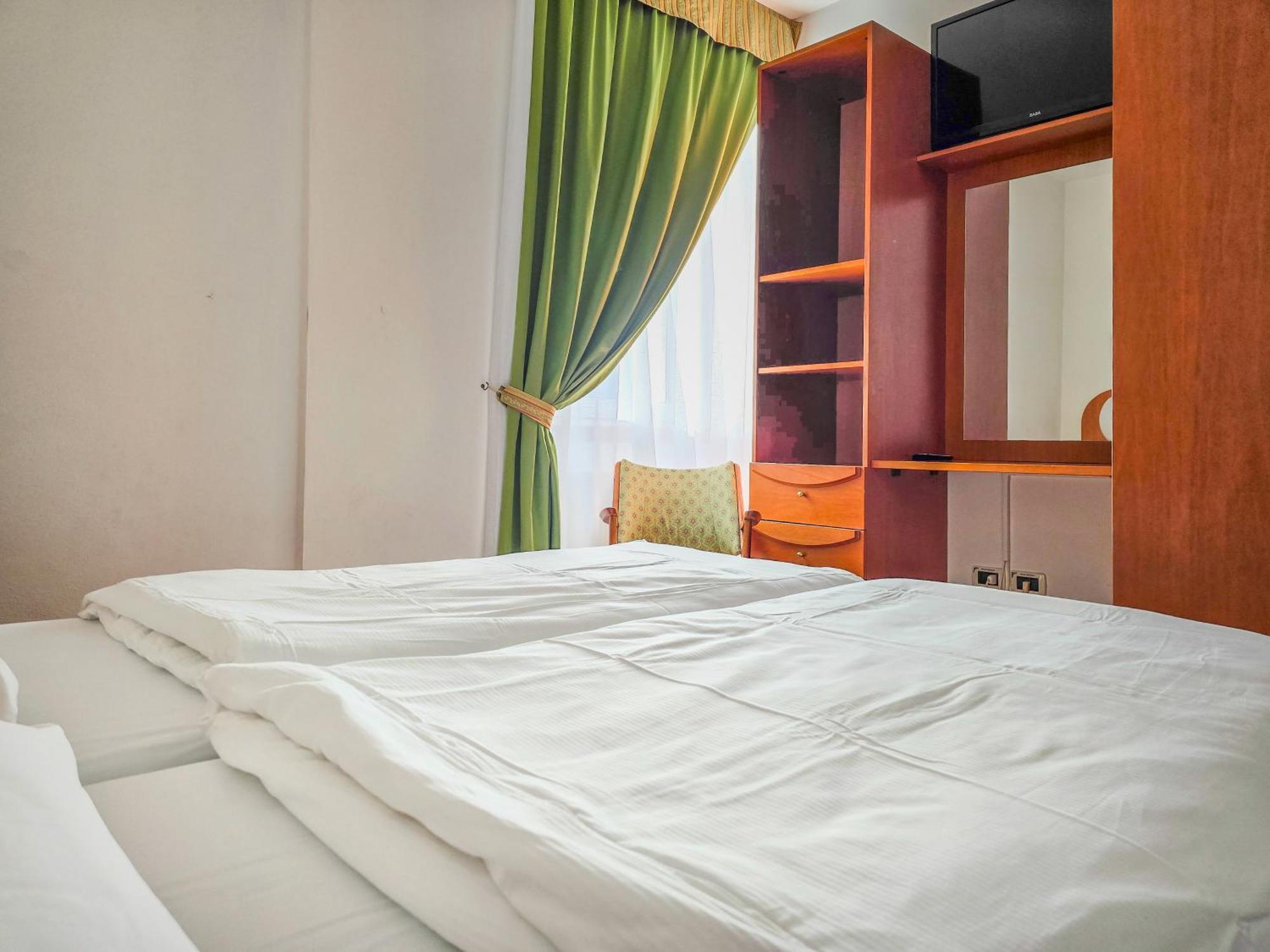 Aparthotel Englovacanze 리바 델 이탈리아 베로나 외부 사진