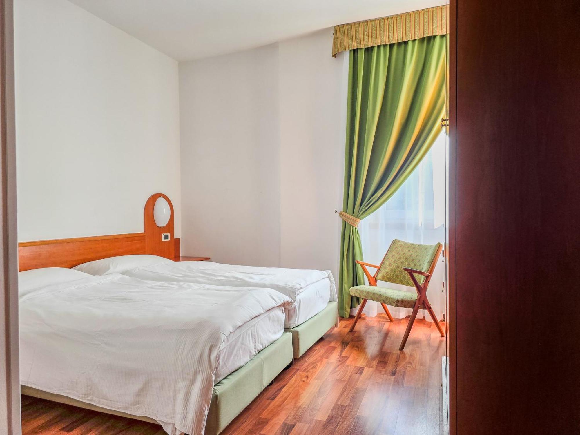 Aparthotel Englovacanze 리바 델 이탈리아 베로나 외부 사진